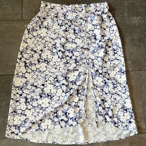 Pencil skirt M. Ruched slit